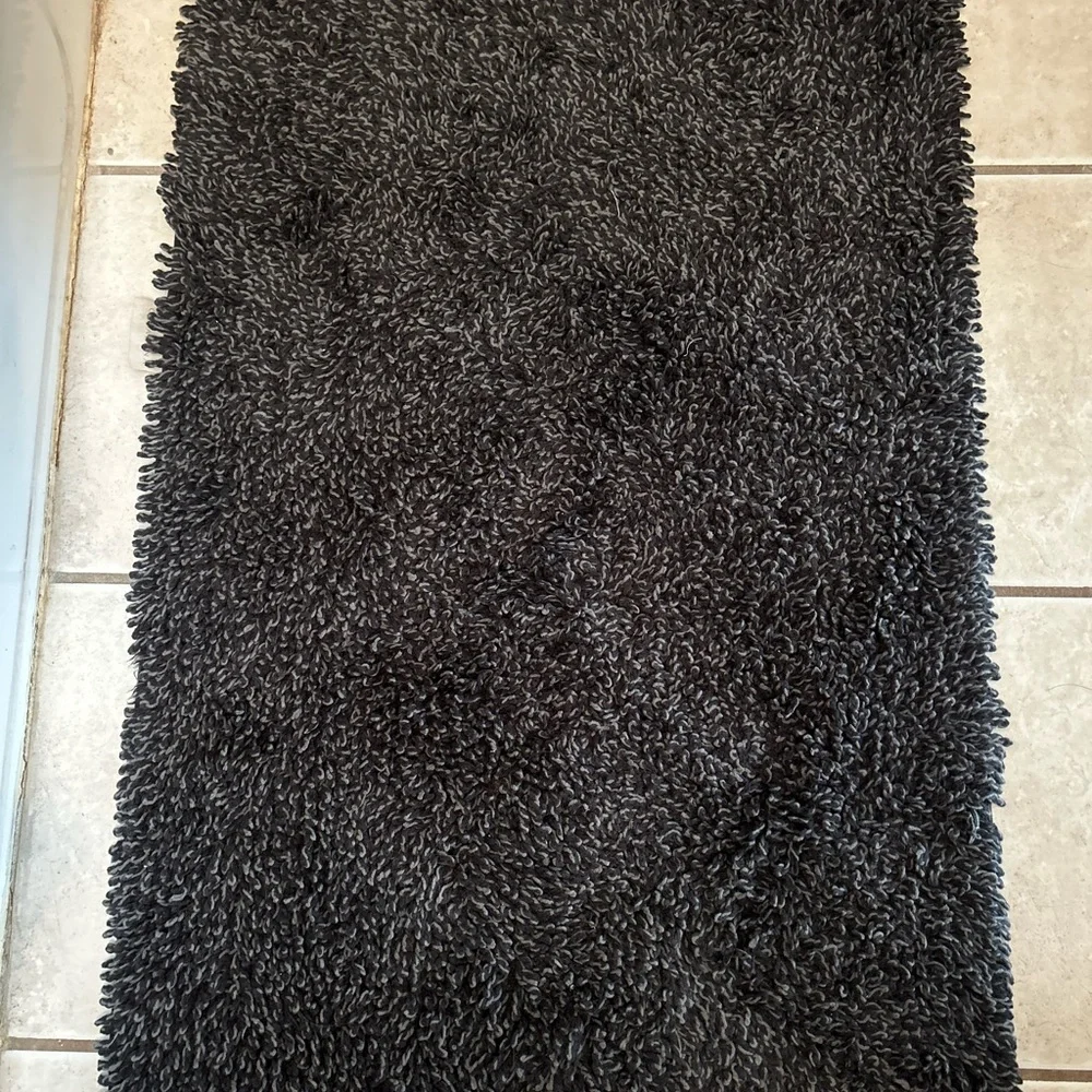 Black Casaluna Bath Rug
